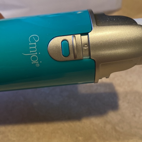 NEW LISTING Emjoi Micro Mani Device for Nails - Picture 9 of 10